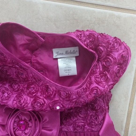 Girl size 5 fuschia special occasion holiday dress - Picture 4 of 5